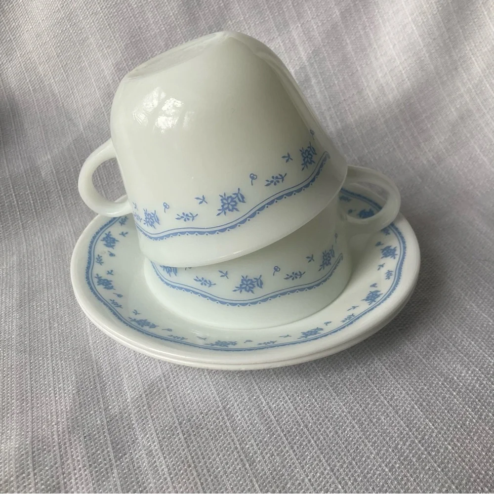 Pair of 'Morning Blue' Pyrex Cups and Corelle Saucers (see photos & description)